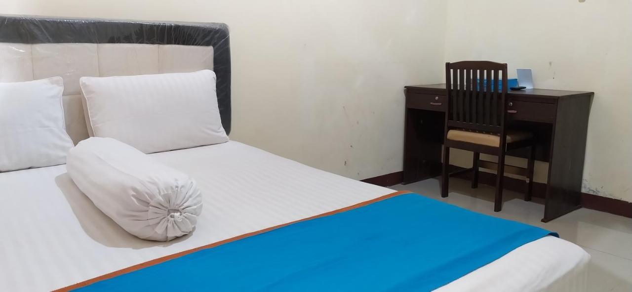 Oyo 3954 Seruni Syariah Hotel 2*